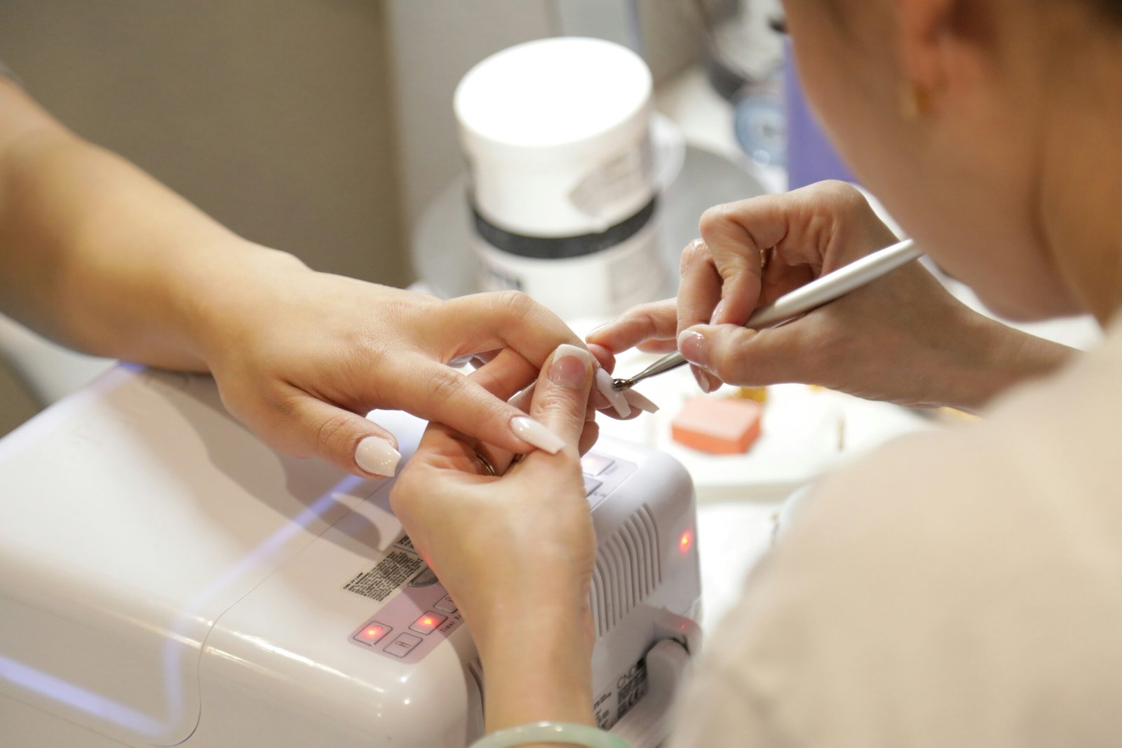 Todo lo que necesitas saber sobre manicura y esmaltes de uñas